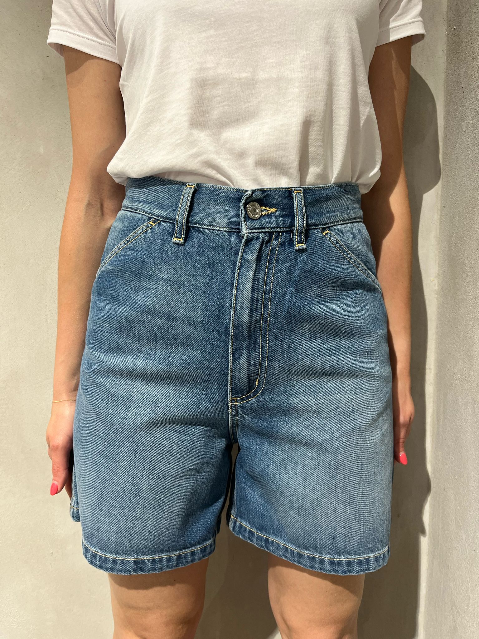 Bermuda Carpenter WOMAN ICONIC2