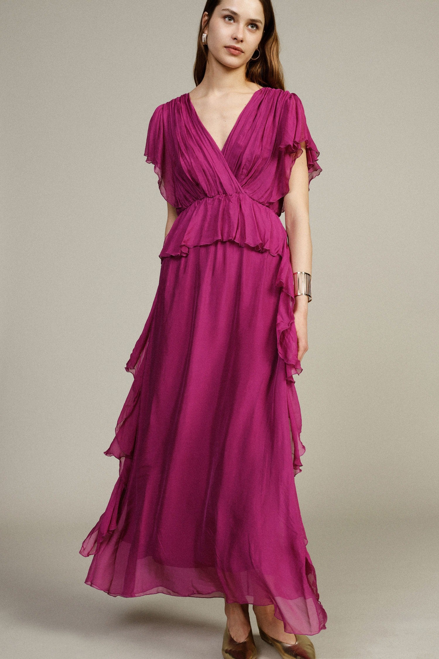 Dress lungo con volant e scollo a v