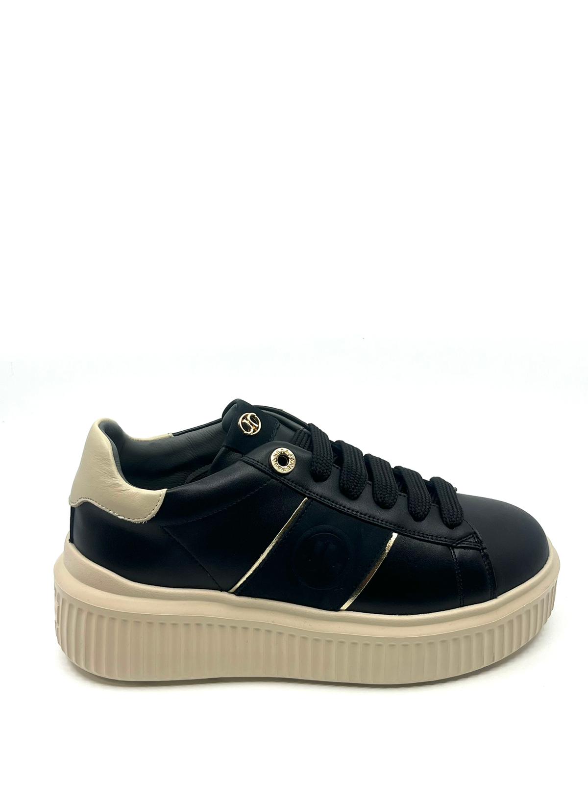 Sneakers J402B