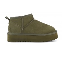 Platform winter boot in suede