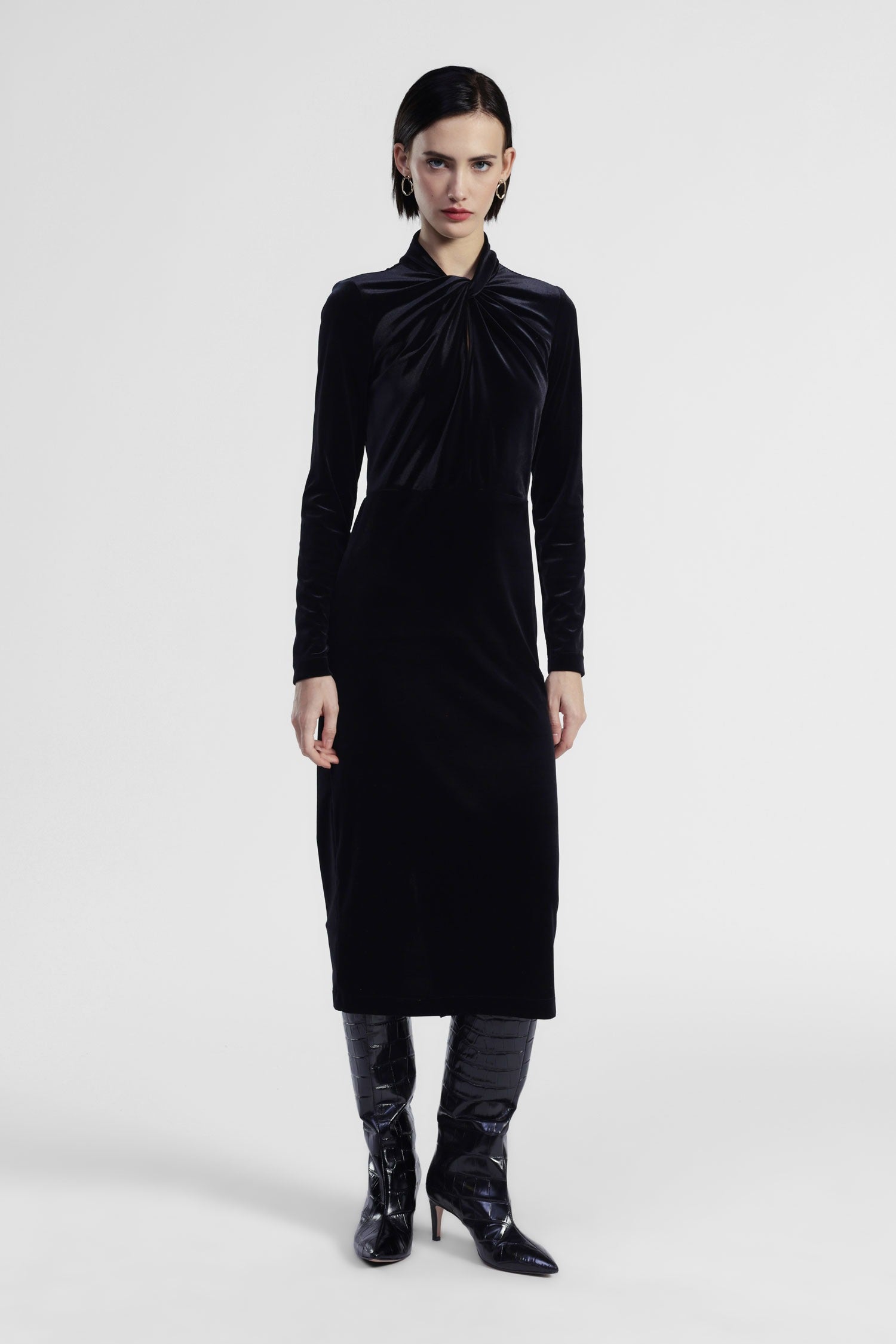 Abito midi con nodo frontale e maniche lunghe