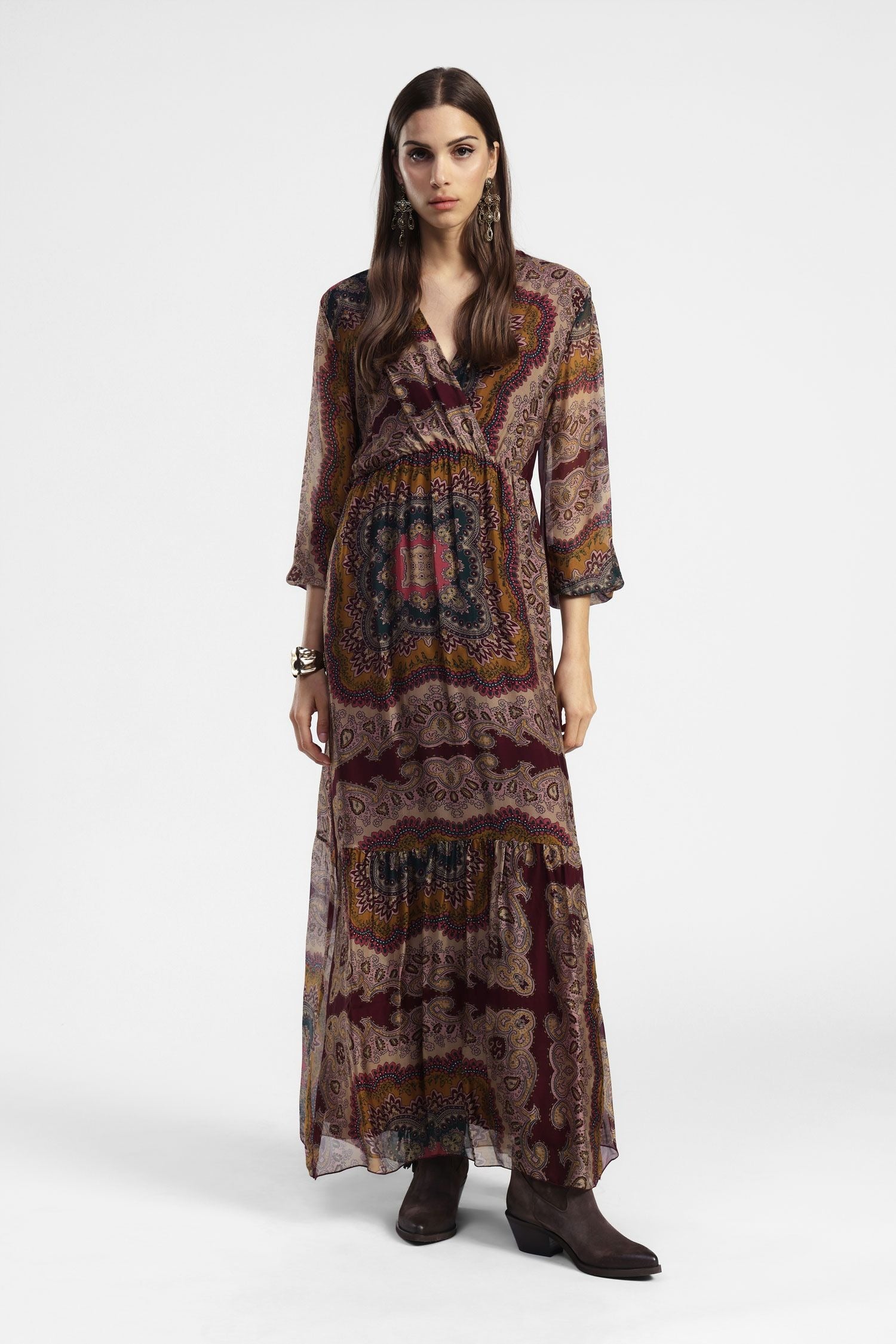 Abito lungo stampa paisley scollo a v